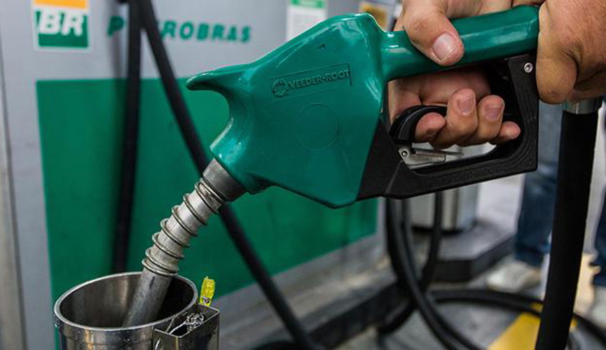 Resultado de imagem para Petrobras reduz preÃ§o do diesel nas refinarias em 10%