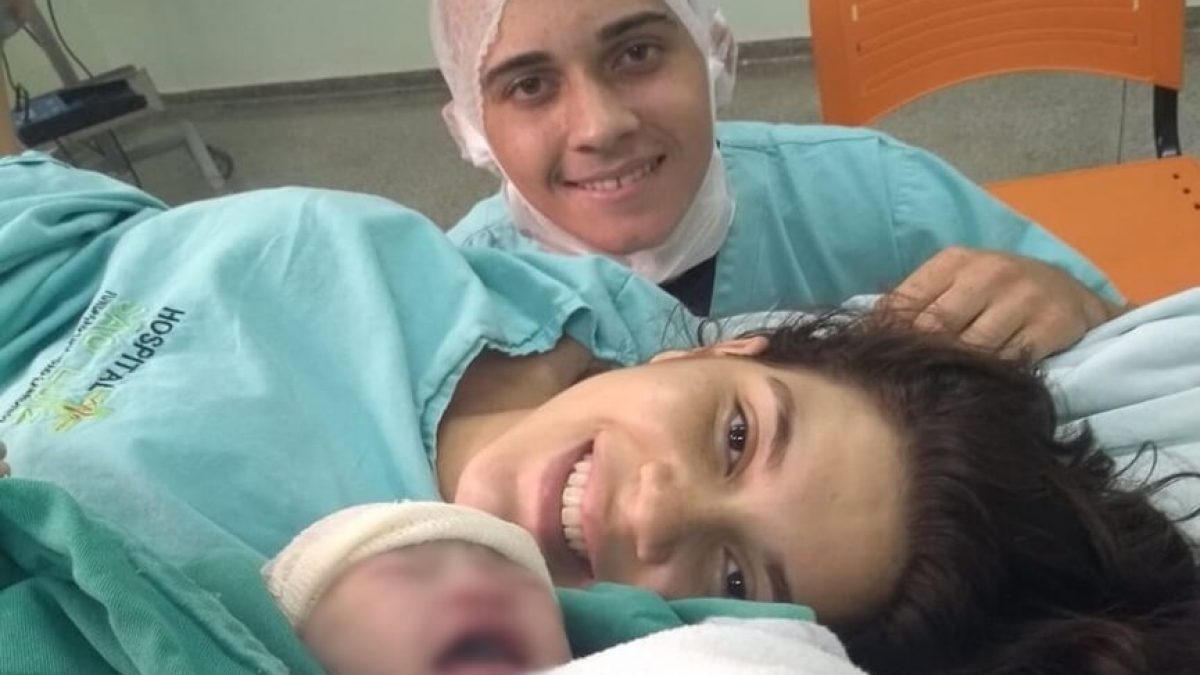 Foto tirada depois do parto mostra jovem antes de morrer em