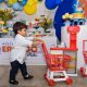 Criança apaixonada por supermercado ganha festa de aniversário temática