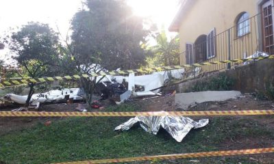 Avião caiu a 3 metros de casa com idosos em Campo Limpo