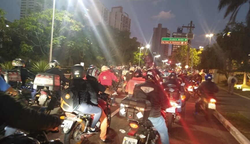 Motoboys de Jundiaí fazem manifestação na avenida 9 de Julho