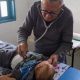 Pediatra de 92 anos atende crianças de graça “ser médico é isso”