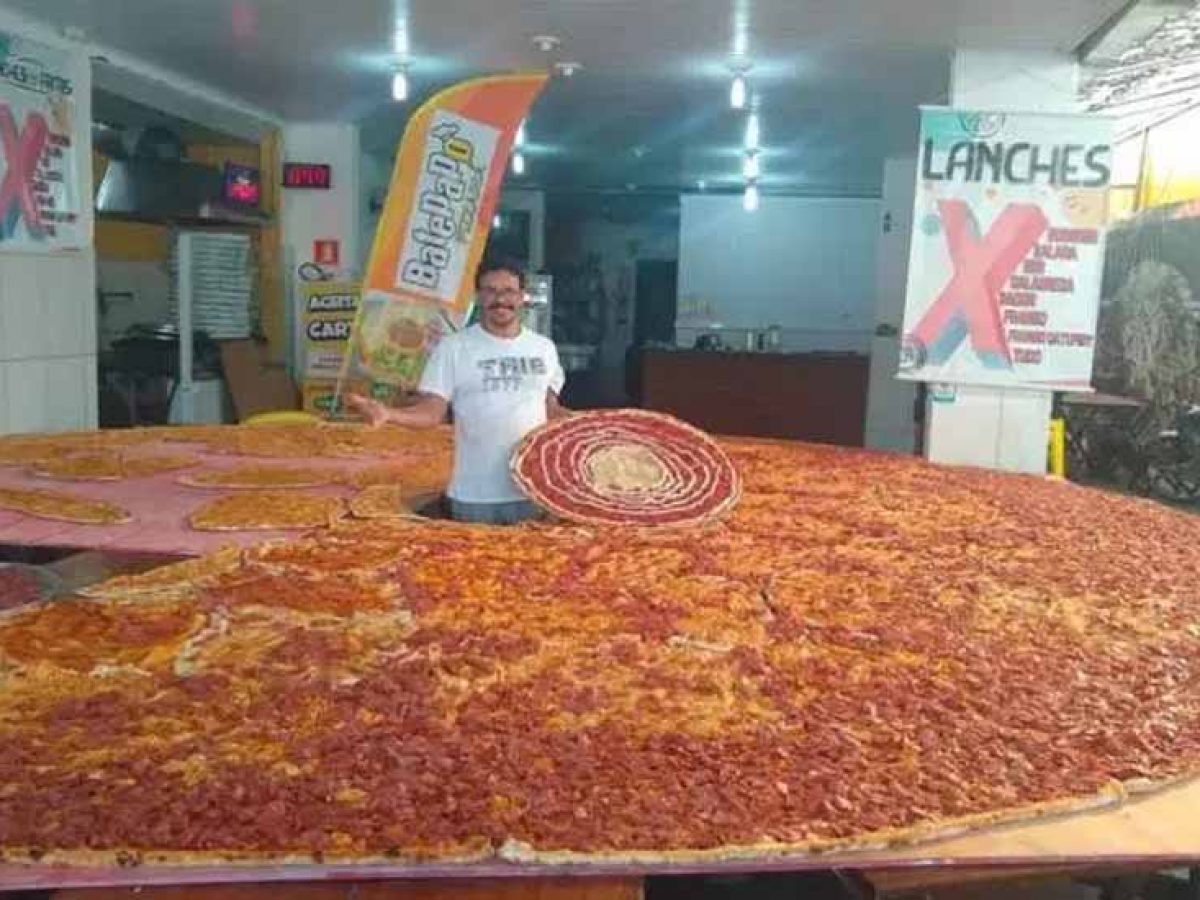 Pizzaria No Guaruja Prepara Pizza Gigante De 5 Metros Para Exposicao