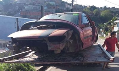 Várzea Paulista recolhe veículos abandonados em vias públicas