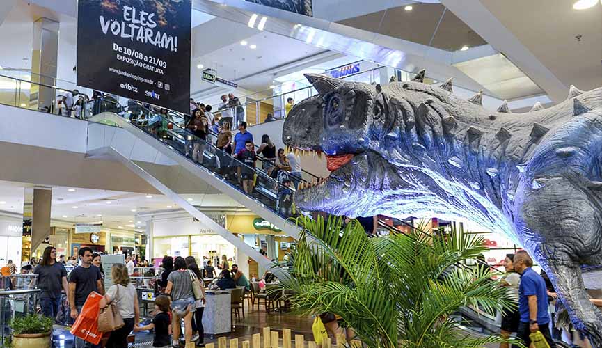 Dinossauros gigantes são opção de lazer neste feriado no JundiaíShopping