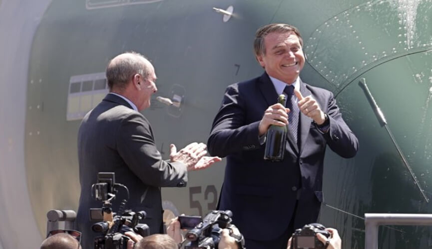 Cirurgia de Bolsonaro dura cinco horas e é bem-sucedida, segundo boletim