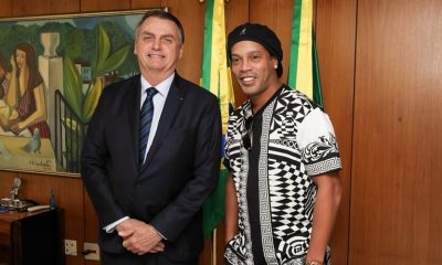Com passaporte apreendido, Ronaldinho é nomeado embaixador do turismo