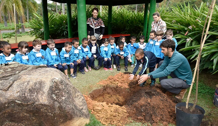 Jardim Botânico recebe visitações de alunos do programa de Educação Ambiental