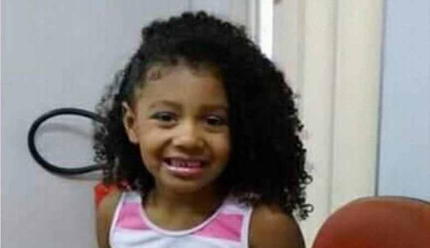 Menina de 8 anos morre vítima de bala perdida no Complexo do Alemão