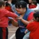 Primeira professora com Down encanta crianças da rede pública na Argentina