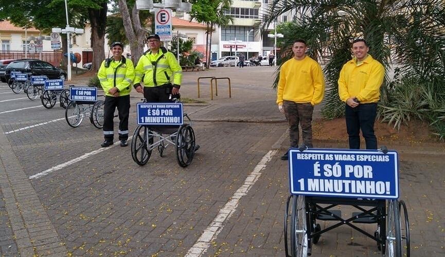 “É só um minutinho”: cadeiras de rodas ocupam vagas no Centro de Jundiaí
