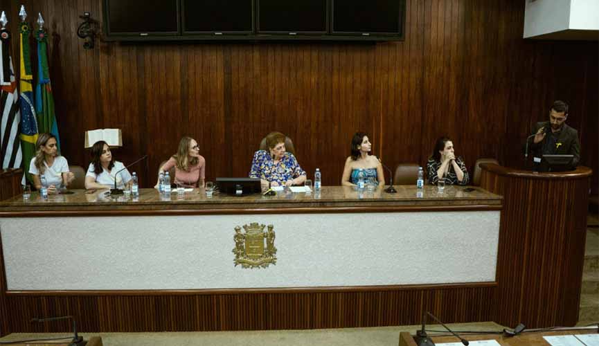 'Câmara Viva' debate desafios e necessidades de suporte às mulheres em Jundiaí