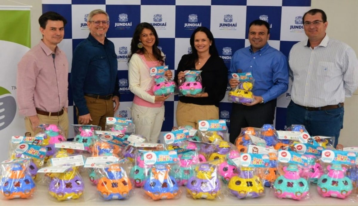 Empresário olimpiense promove arrecadação de brinquedos e alimentos para  serem doados neste natal - Voz Olimpiense