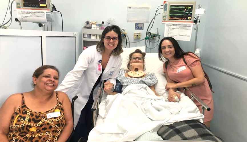 Paratriatleta que teve pernas amputadas visita jovem que passou por procedimento em Jundiaí