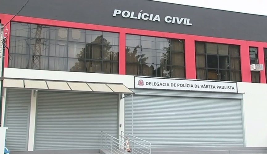 Foto da fachada da delegacia de Várzea Paulista
