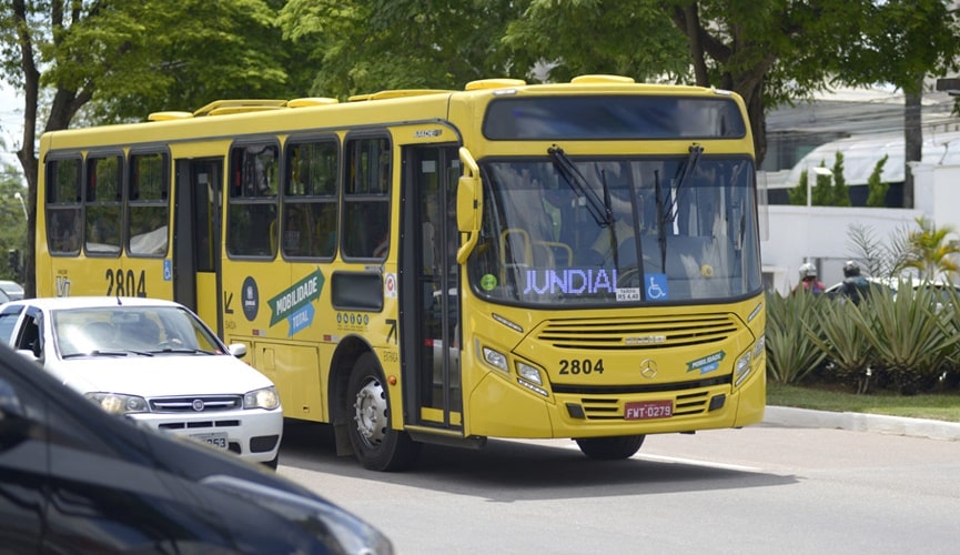 Ônibus com a placa de Jundiaí
