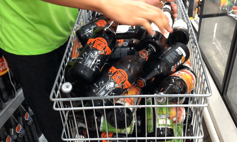 Cervejas Belorizontina em carrinho de supermercado