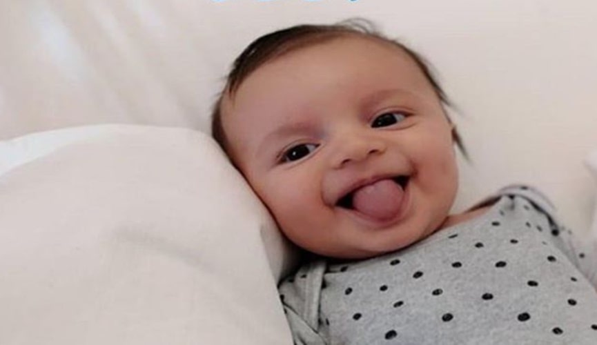 Foto de bebê sorrindo
