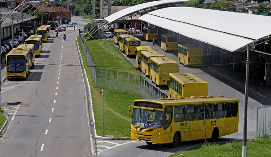 Terminal Vila Arens, com ônibus