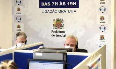 Médicos em central de atendimento virtual e telefônico