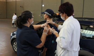 Guarda Municipal é vacinada contra a gripe no Parque da Uva