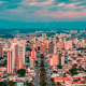 Foto panorâmica da cidade ao entardecer