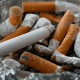 Bitucas de cigarro em cinzeiro