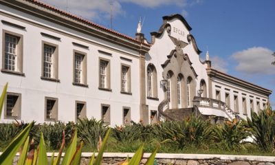 Foto da fachada do colégio militar