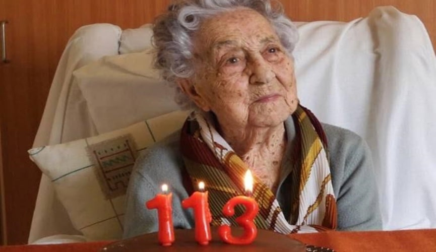 Idosa comemorando 113 anos