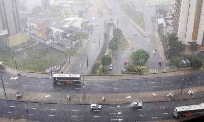 Foto de avenida de jundiaí em dia de chuva