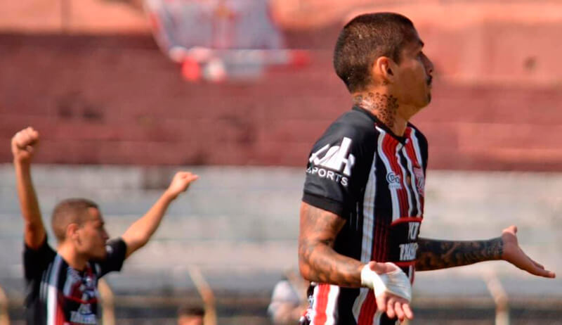 Jogadores do Paulista de Jundiaí em campo