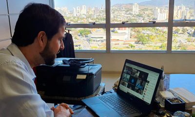 Prefeito Luiz Fernando Machado em vídeo-conferência