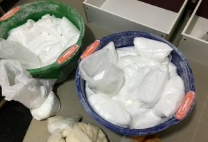 Cocaína apreendida pela Dise no Jardim Tarumã. (Foto: Divulgação)