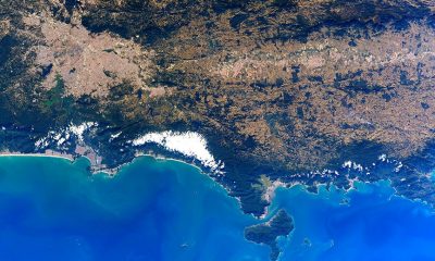 Foto do litoral de São Paulo visto do espaço