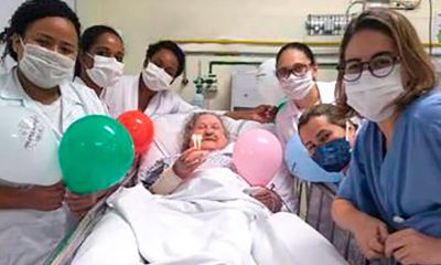 Paciente Clarice comemora aniversário junto aos profissionais da saúde do Hospital São Vicente. (Foto: Divulgação)