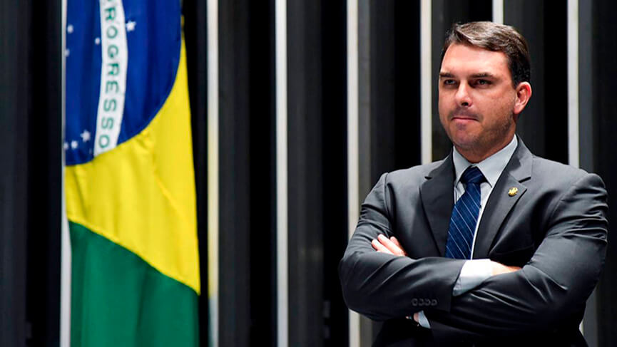 Flávio Bolsonaro denunciado pelo esquema das rachadinhas. (Foto: Agência Senado)