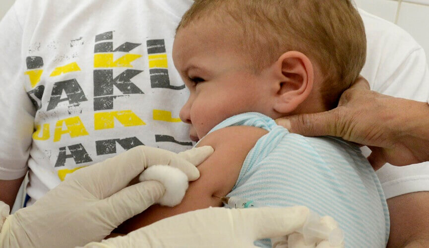 Vacinação criança em Jundiaí. (Foto: Divulgação / PMJ)