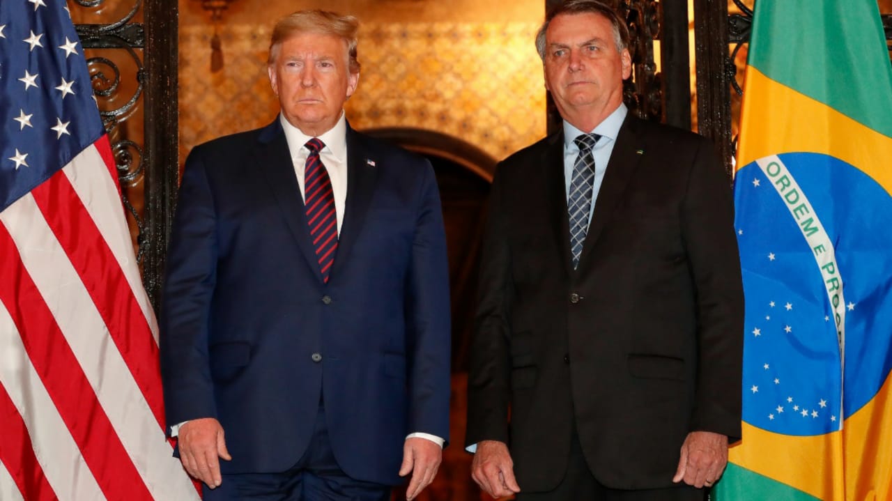Presidente Jair Bolsonaro ao lado do presidente dos EUA, Donald Trump