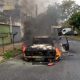 Carro pegando fogo em Várzea Paulista