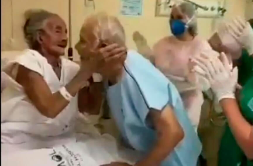 Casal de idosos se encontram no hospital. (Foto: Reprodução)