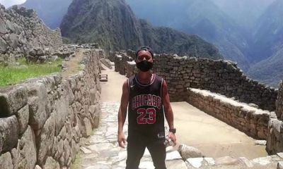 Turista visita Machu Picchu, no Peru, sozinho