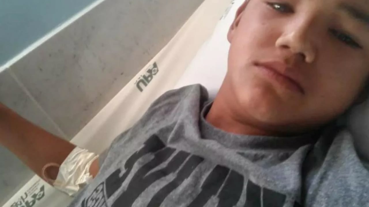Cristian, de 14 anos, morreu em casa após receber alta do hospital