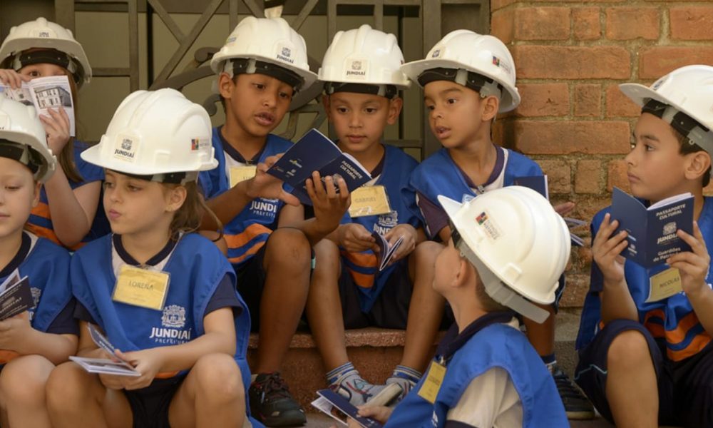 Crianças participam de projeto "Passaporte Cultural", de Jundiaí