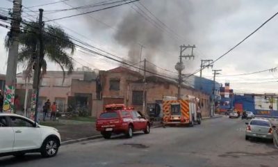 Empresa de embalagens é atingida por incêndio em Jundiaí