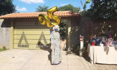Idosa ganha carreata surpresa em comemoração do aniversário de 95 anos, em Goiânia
