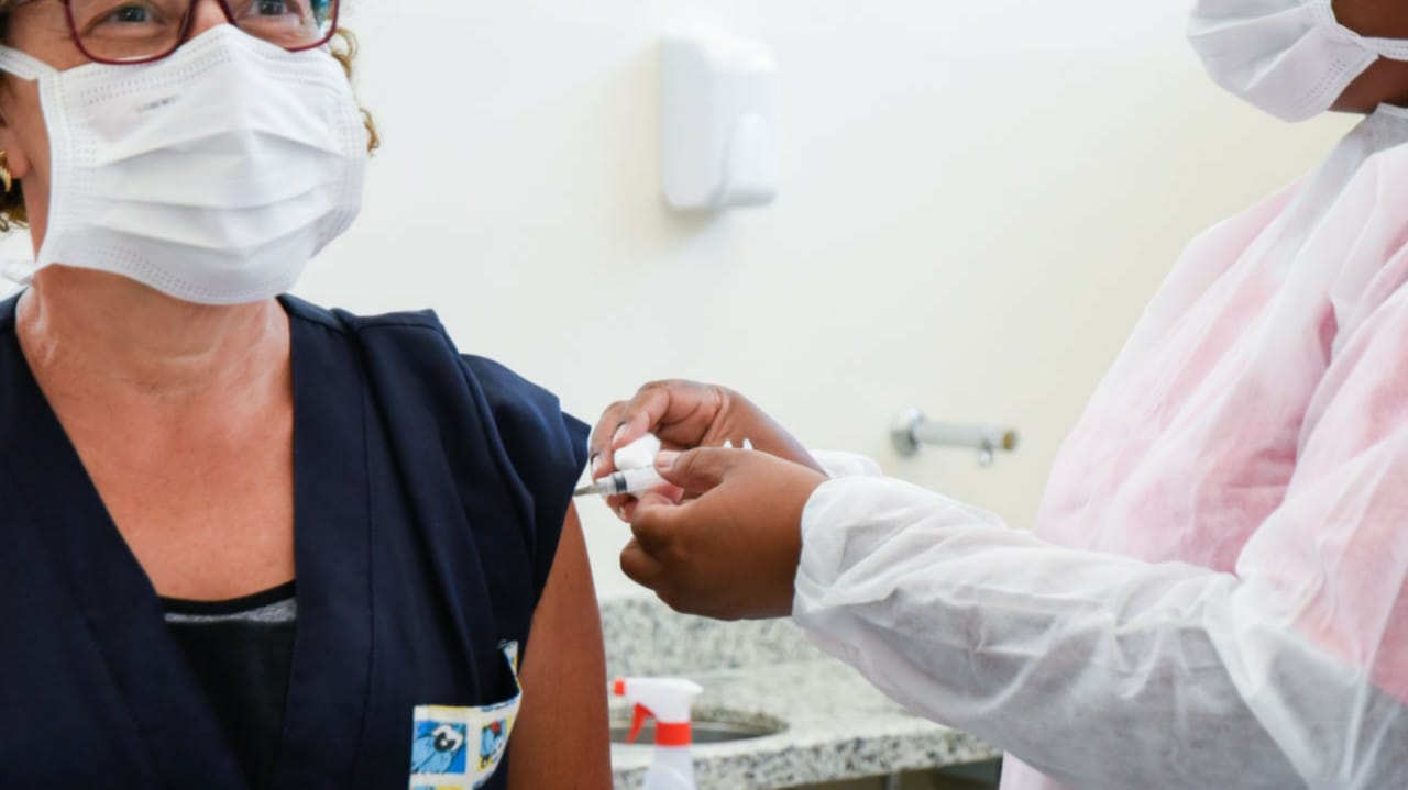 Jundiaí passa a divulgar número de vacinados em Boletim Epidemiológico.