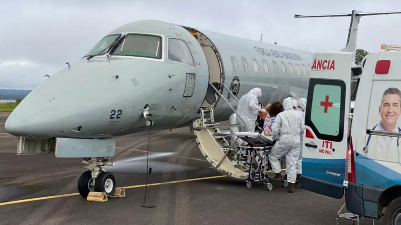 Avião da FAB transferindo paciente de Manaus para hospital no Maranhão.