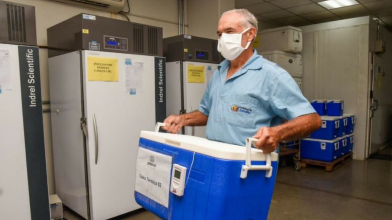 Jundiaí recebe mais de 4 mil doses da vacina, liberada de Campinas