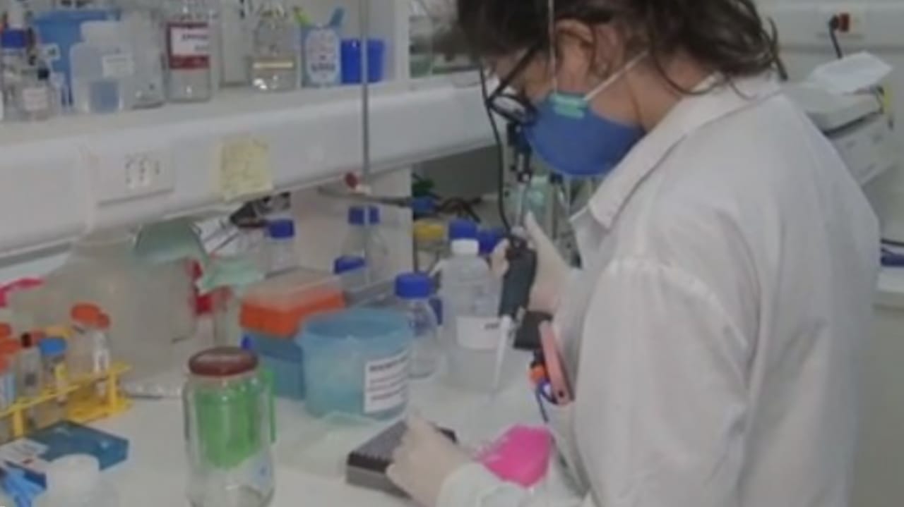 Instituto Butantan desenvolve vacina 100% brasileira