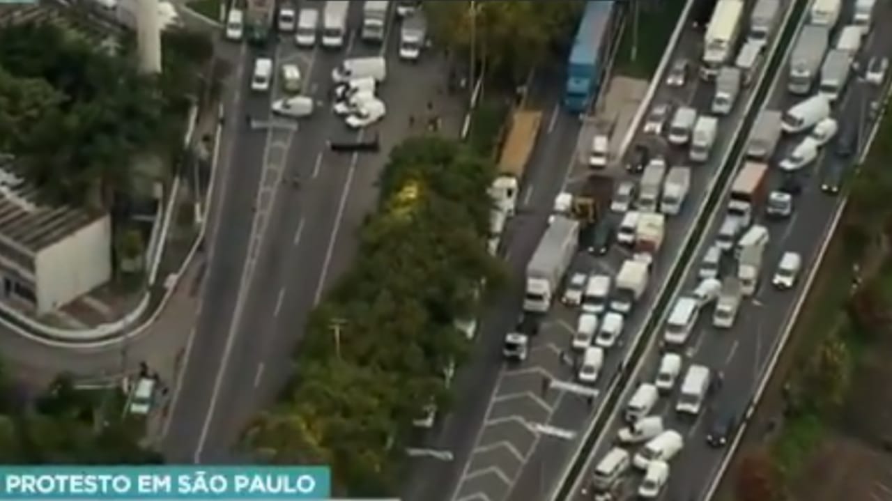 Protesto de caminhoneiros em São Paulo